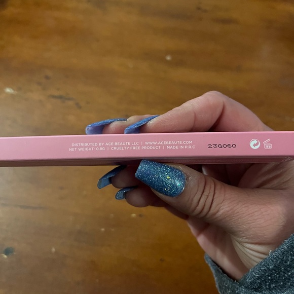 Traded* New! Ace Beaute Draw It Lip Liner Duo
Be Peachy So Gorgeous - Picture 5 of 7
